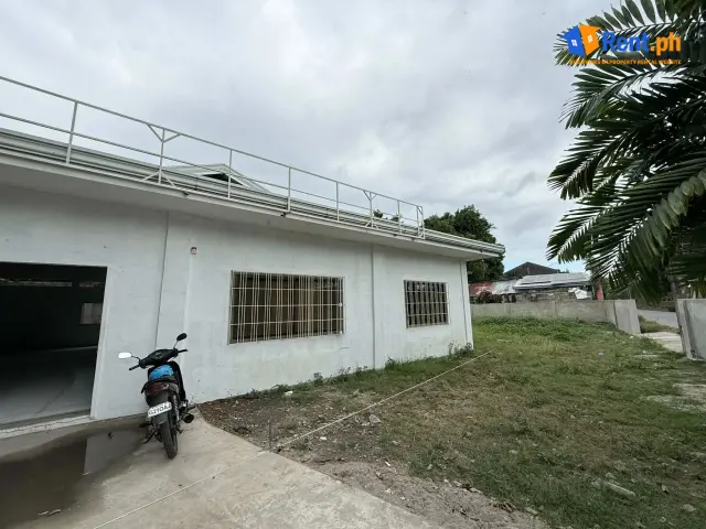 Spacious 194sqm Warehouse For Rent in Dumaguete City with Parking - Secondary Image