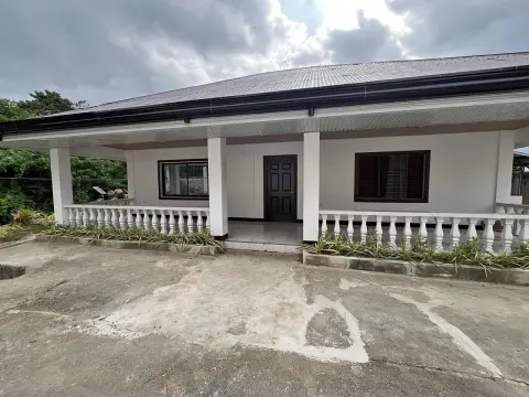 for-rent-4-bedroom-bungalow-house-in-dumanjug-cebu-for-rent