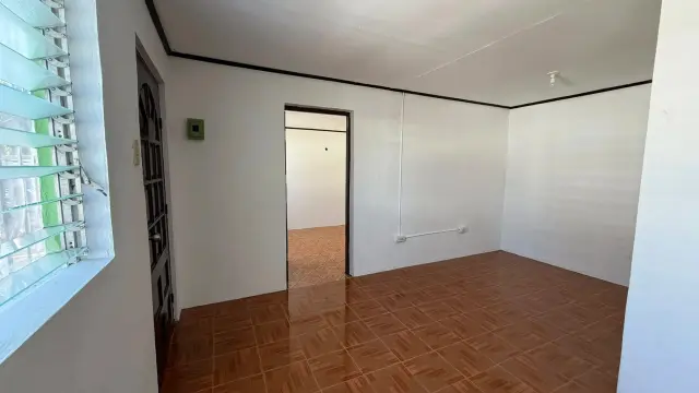 Cute Bungalow House with big Lawn - Secondary Image