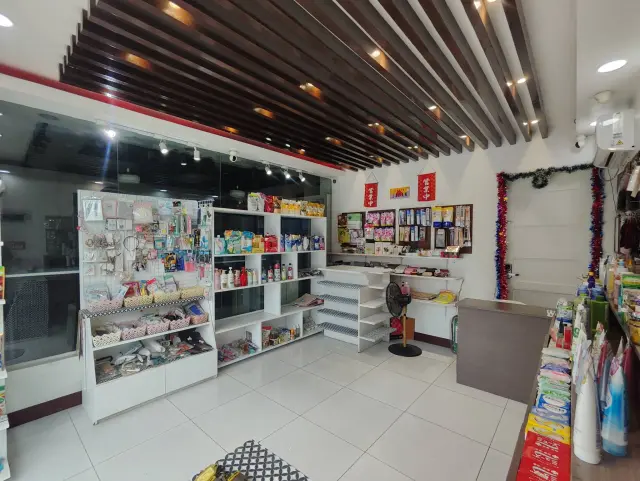 COMMERCIAL SPACE FOR RENT IN MAMBALING - Secondary Image