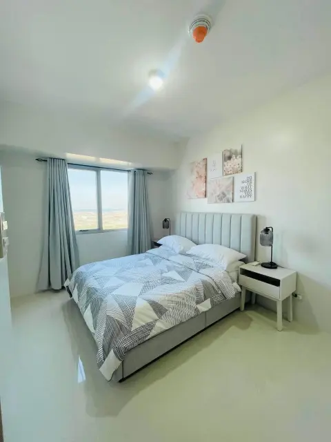 2br-furnished-unit-in-taft-east-gate-for-rent