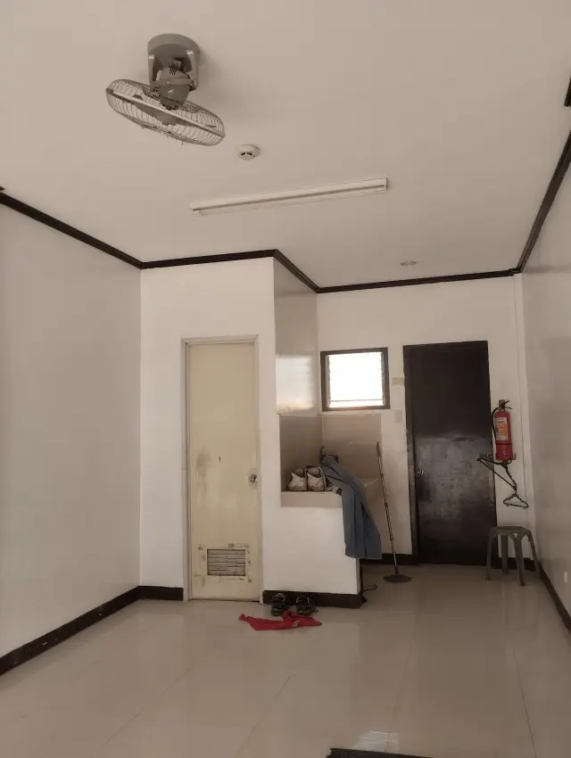 4 Door Commercial Spaces - Secondary Image