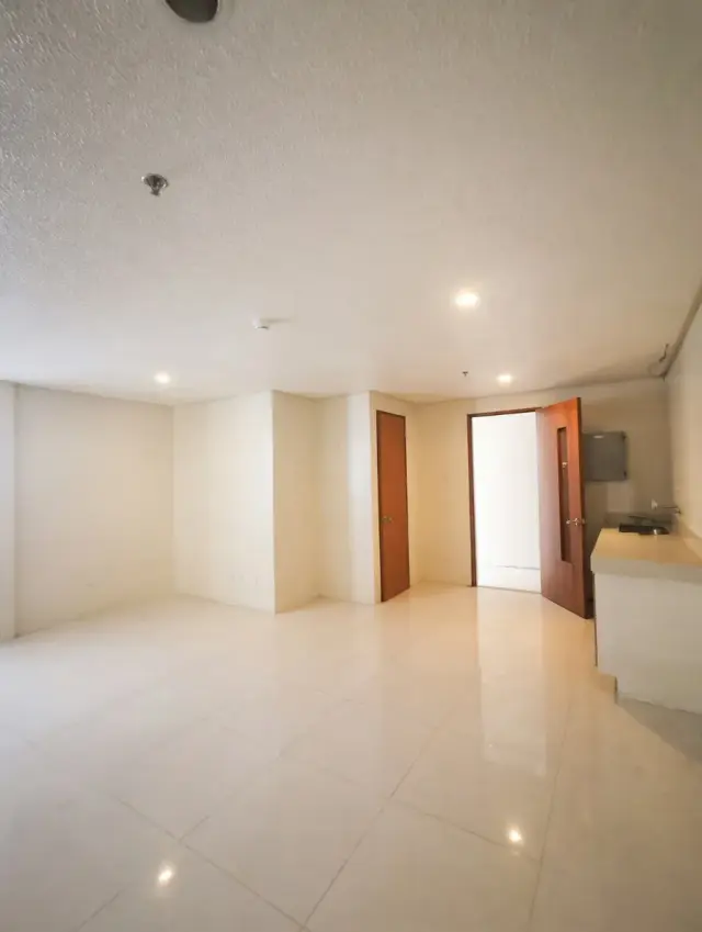 FOR LEASE: Office Space with Own CR & Aircon in Davao City – Ready for Business Use - Secondary Image