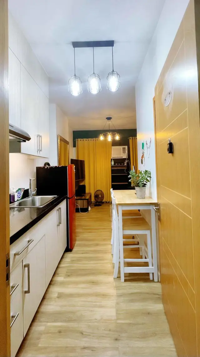 Fully Furnished Studio Unit with Jacuzzi and Unlimited Fiber Internet - Secondary Image