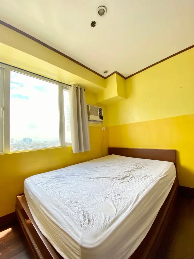 Furnished 1BR Unit For Rent at Ridgewood Tower near BGC - Secondary Image