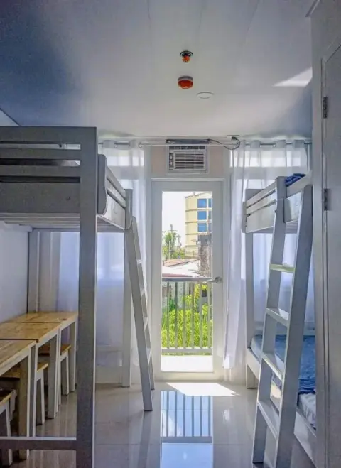 studion-with-balcony-bayani-hall-centrale-urdantea-for-rent