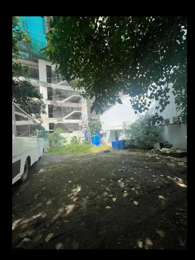 COMMERCIAL SPACE & LOT FOR RENT! - Secondary Image