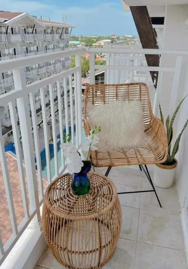 Amani Grand Res - Studion unit w/ balcony - Fully furnished - Secondary Image