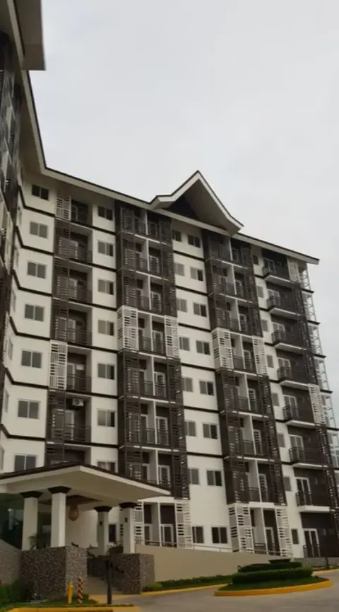 fully-furnished-1-bedroom-unit-with-balcony-and-parking-for-rent