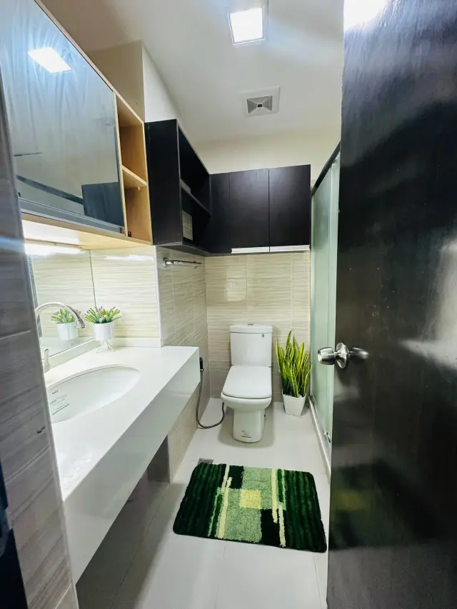 STUDIO UNIT WITH PARKING - Secondary Image