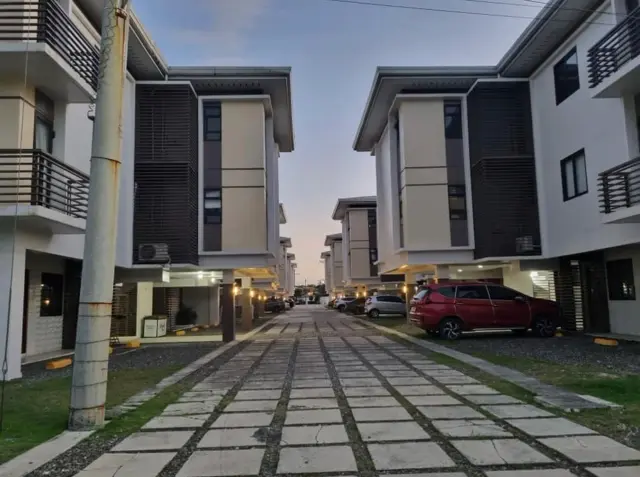 Almond drive condo for rent - Secondary Image