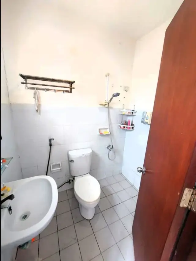 For Rent 3 Bedrooms Townhouse in Tunghaan Minglanilla - Secondary Image