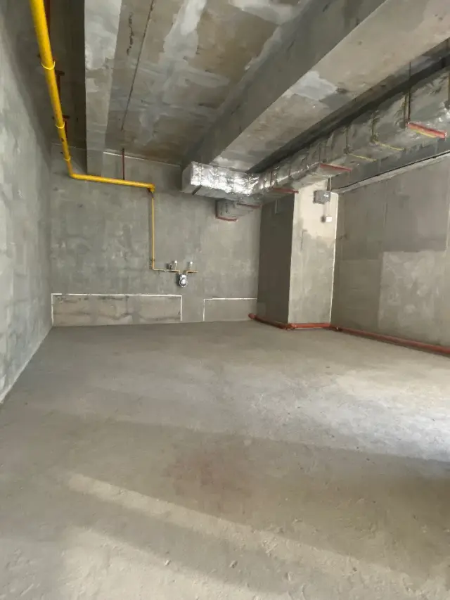 RETAIL SPACE FOR RENTÔÇ╝´©Å                      Ideal for food business  ­ƒôìCebu IT Park, Salinas Drive, Cebu City - Secondary Image