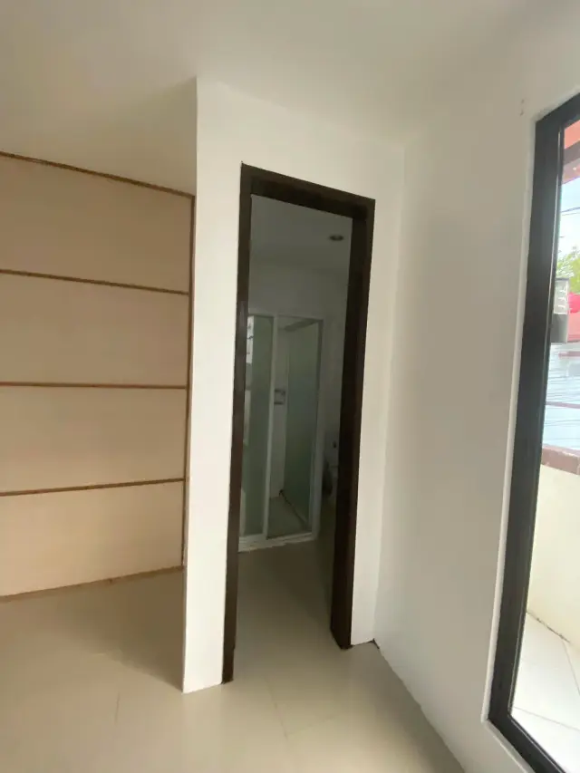 3BR Townhouse Unit For Rent in Tolotolo Consolacion - Secondary Image