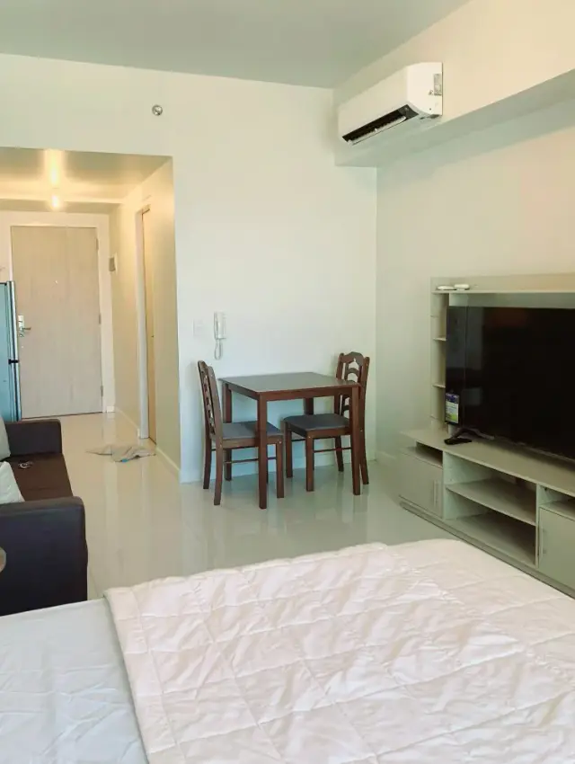 Mandani Bay Suites Studio Unit Fully Furnished - Secondary Image