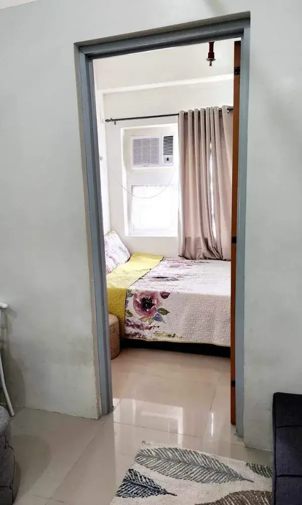 ROYAL GARDEN RESIDENCES 1 BEDROOM UNIT FOR RENT - Secondary Image