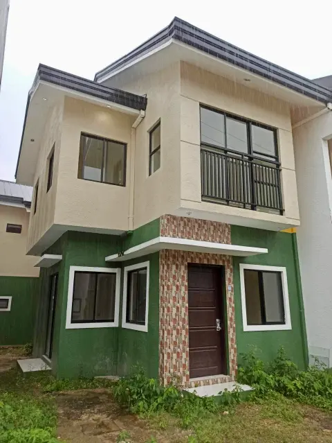 unfurnished-3-bedroom-townhouse-in-tolo-tolo-consolacion-for-rent