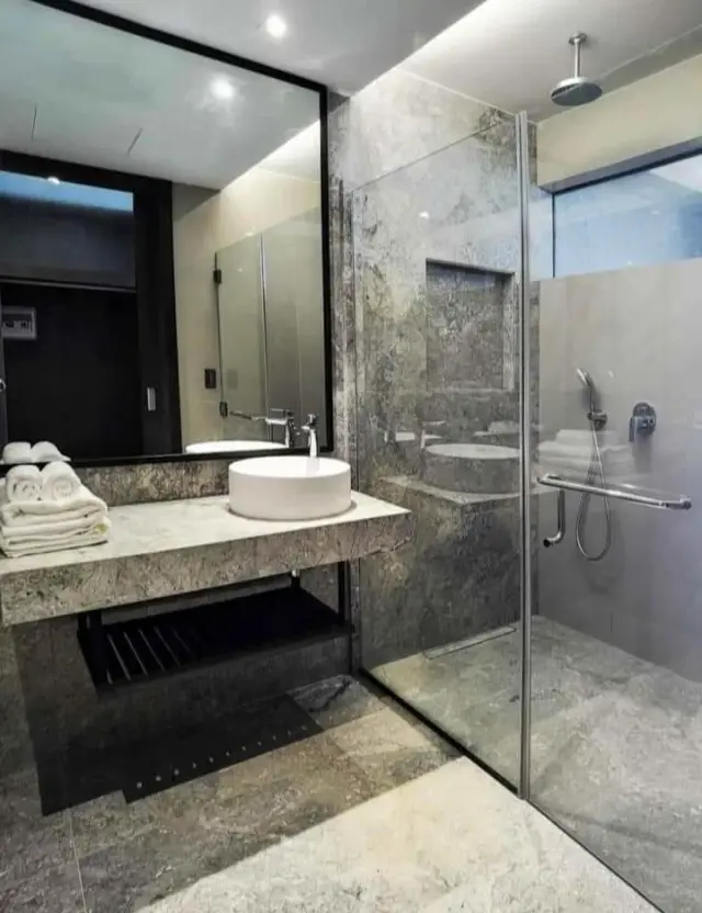 The Reef beachfront condo for rent - Secondary Image