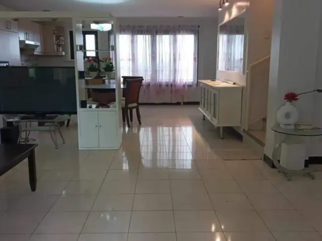 Overlooking House For Rent - Secondary Image