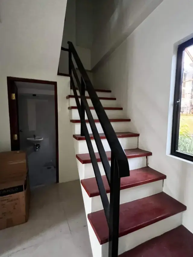 5 UNITS- Unfurnished  3 Storey Townhouse for Rent Lahug, Cebu City! - Secondary Image
