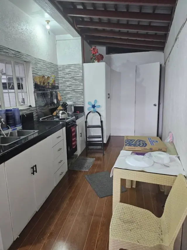 6-BR House with Floor Deck for Lease in BF Homes - Secondary Image
