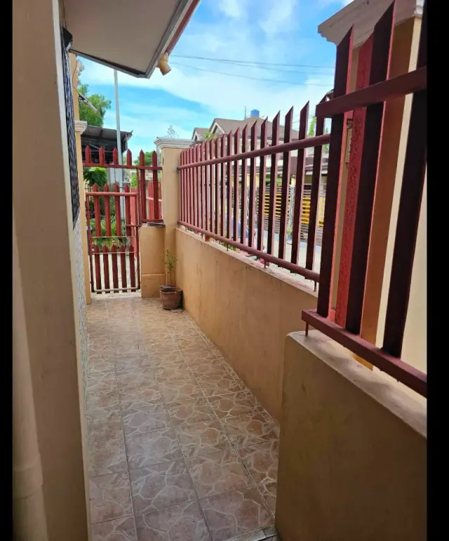 4 BEDROOM HOUSE INSIDE SUBDIVISION FRO RENT IN BANKAL LAPU-LAPU CITY P 35,000/MONTHLY - Secondary Image