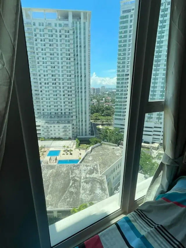 Solinea Condominium next to Ayala Big Studio Unit - Secondary Image
