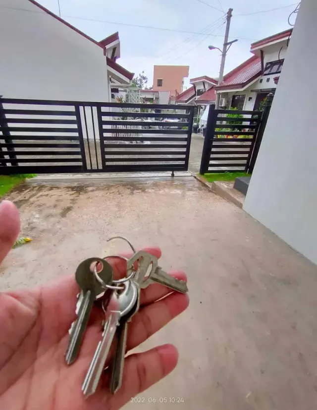 House and Lot in Kamalaya Subdivision, Minglanilla, Cebu - Secondary Image