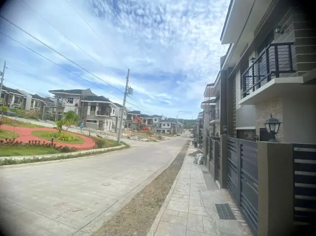 DUPLEX - HOUSE & LOT | SEMI FURNISH - MINGLANILLA HIGHLANDS CEBU - Secondary Image