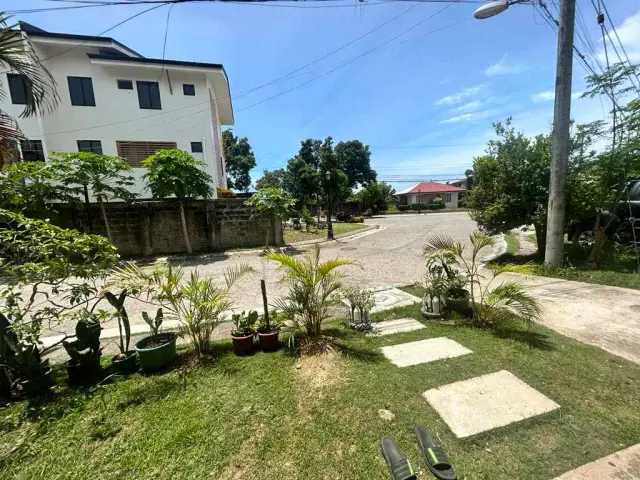 House and Lot for Rent in Cordova - Secondary Image