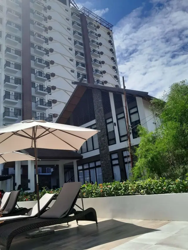 Mactan Marvel: Fully Furnished 1-Bedroom Condo with Balcony - Your Perfect Rental Choice! - Secondary Image