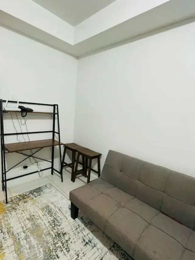 Discover Tranquility: Fully Furnished Studio with Parking Offering Scenic Sea Views in Bustling Cebu City - Secondary Image
