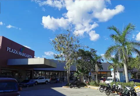 commercial-spaces-along-the-hiway-ideal-for-essential-business-for-rent