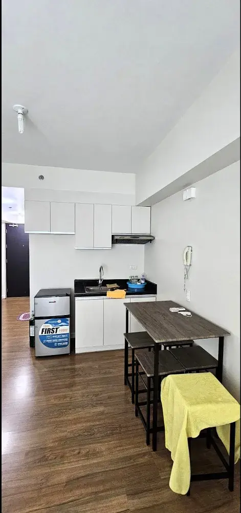 Studio for rent in Solinea inside Cebu business park - Secondary Image