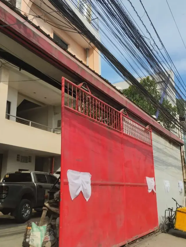 WHOLE COMMERCIAL BUILDING FOR LEASE ! UPPER TABOK, MANDAUE CITY - Secondary Image