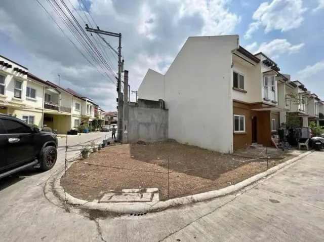 2 Bedroom  Townhouse Corner in Bayswater Talisay City - Secondary Image