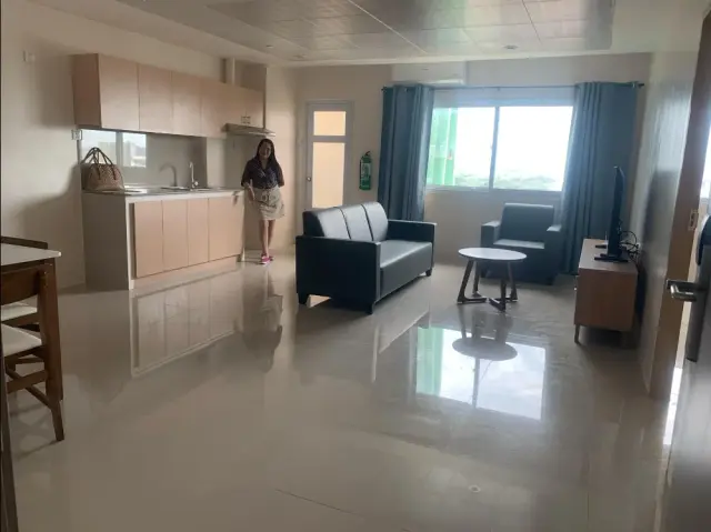 "Modern Studio, 1-Bedroom & 2-Bedroom Residential Suites for Rent in the Heart of the City!" - Secondary Image