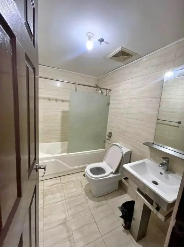 2 Bedroom Avalon for Rent - Secondary Image