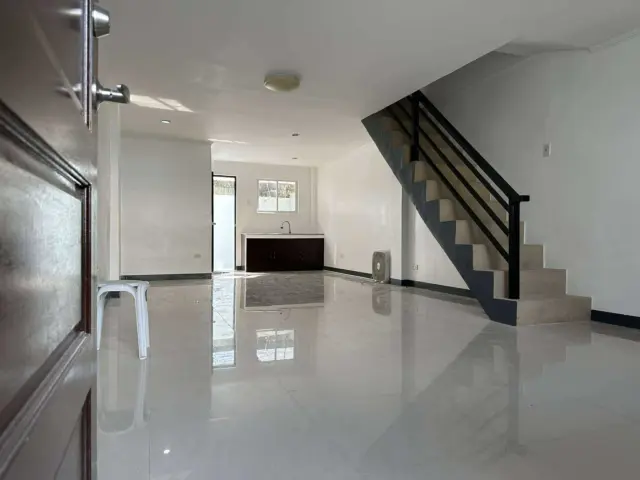 FOR RENT: UNFURNISHED TOWNHOUSE UNIT IN BANAWA CEBU CITY - Secondary Image