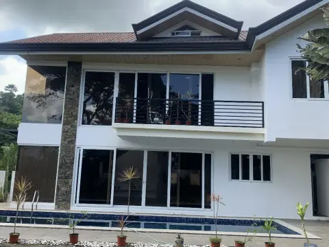 single-detached-house-with-pool-for-rent