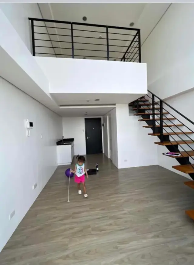 LOFT TYPE WITH BALCONY HOME/OFFICE SPACE IN MERIDIAN BY AVENIR - Secondary Image