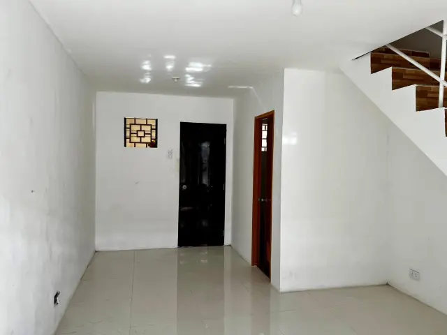 Deca Townhouse end unit - Secondary Image