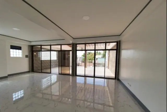 Prime 3rd-Floor Commercial Space - Elevate Your Business - Secondary Image