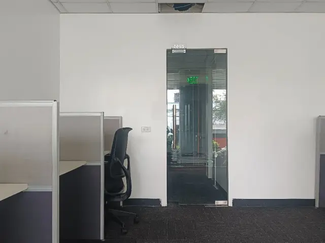 OFFICE SPACE FOR RENT NEAR AYALA CEBU! - Secondary Image