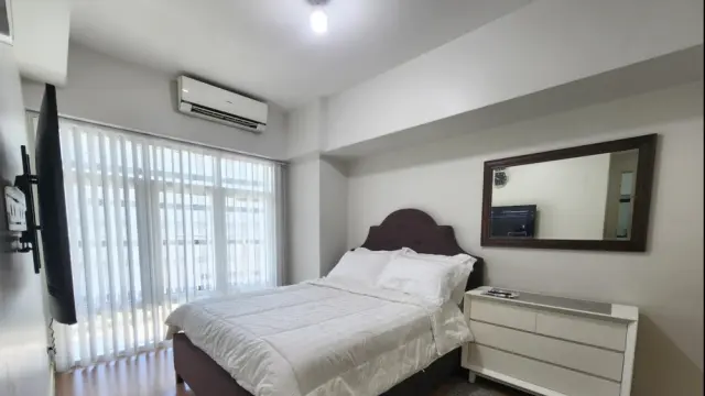 The Red Oaks Two Serendra BGC, Taguig City - Secondary Image
