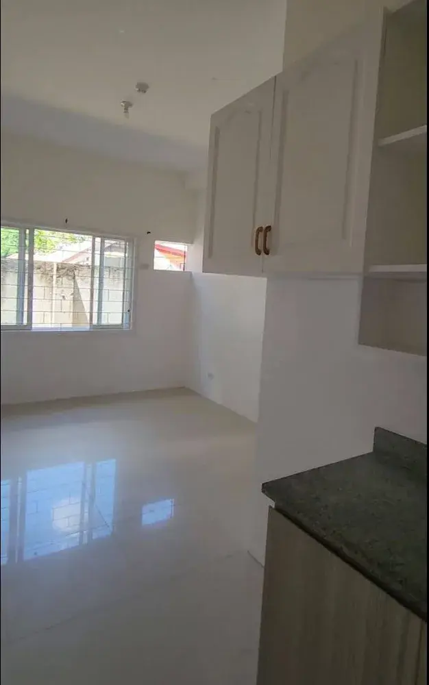 🏢 **Condo for Rent! 💸 Only 10k/month at Modena Town Square, Minglanilla, Cebu! 📌 Ground Floor, Close to Entrance, Semi-Furnished, 21sqm** - Secondary Image