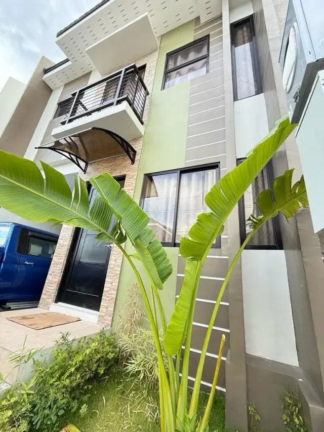 Minglanilla Highlands 3Br Fully Furnished Brand New facing SeaView - Secondary Image