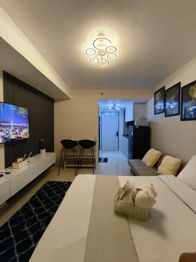 Studio Unit in J Tower Residences For Rent - Secondary Image