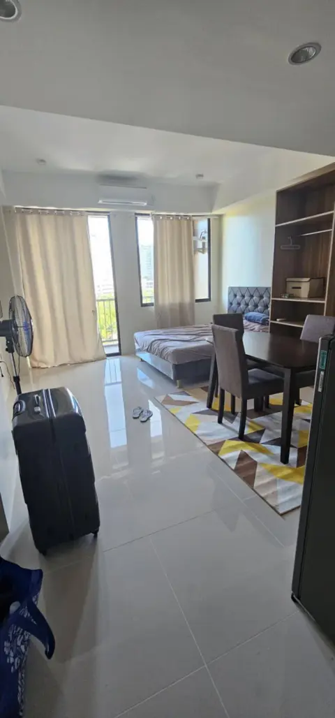 for-rent-furnished-condo-w-balcony-at-mactan-plains-residences-pool-gym-more-for-rent