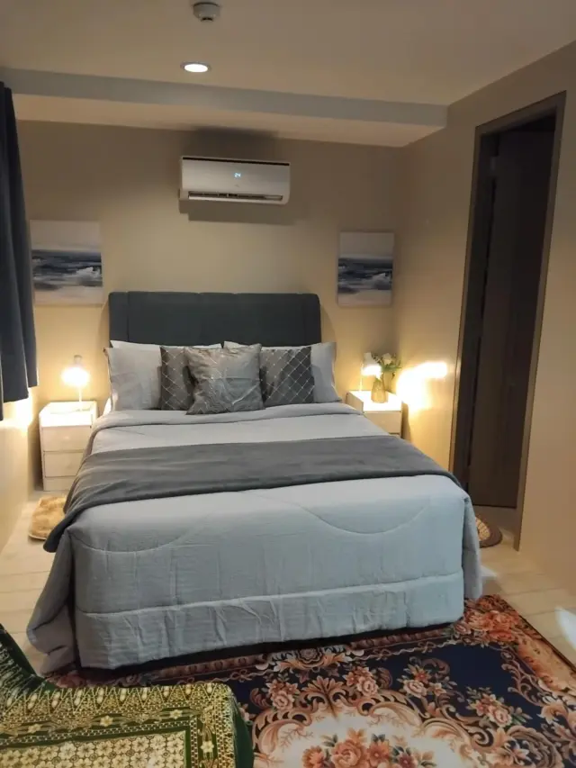 High Class Cityscape Grand Tower Studio with Balcony near Ayala - Secondary Image